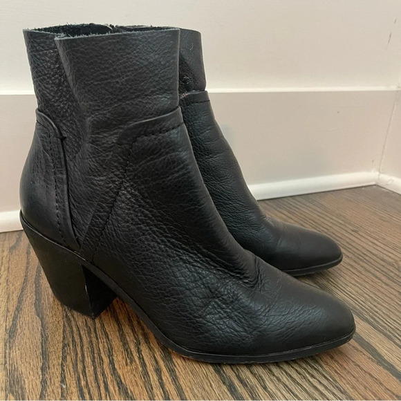 Splendid Cushioned Cherie Block Heel Zip-Up Leather Boots size 7.5 - Picture 1 of 8